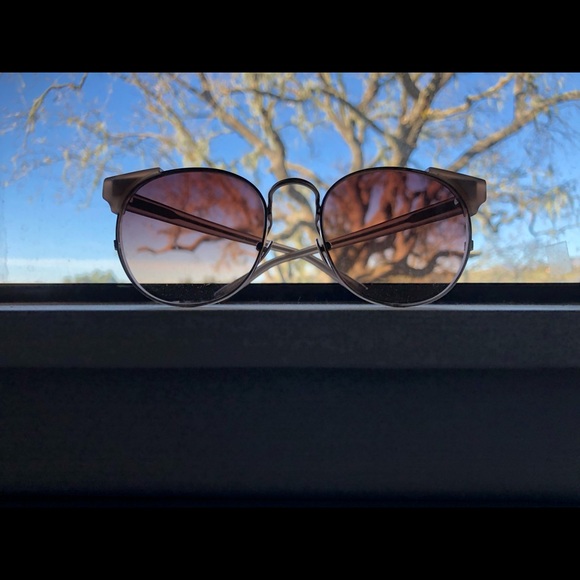 Linda Farrow LFL/370/9 Designer Sunglasses Women's - Picture 3 of 8